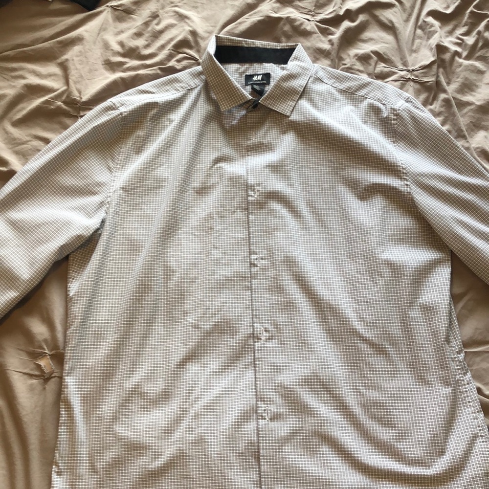 H and M button down